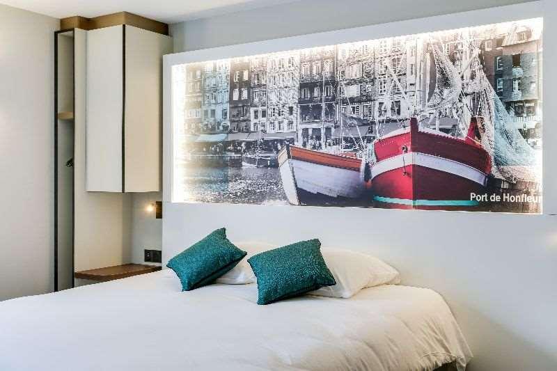 Brit Hotel Caen Nord - Memorial Room photo